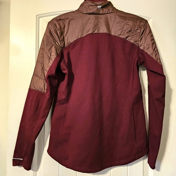 Mountain Hardware burgundy zip - Picture 2 of 4